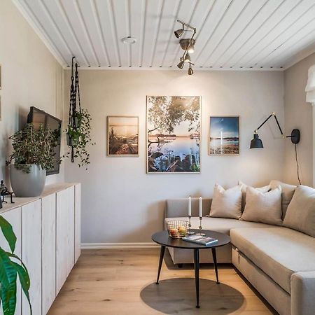 Nyrenoverat Gardshus Pa Havstomt Med Hoeg Standard Örnsköldsvik Exteriér fotografie